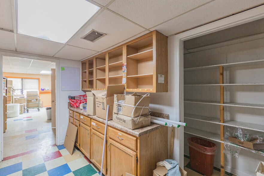 More Photos Of 300 Alamar St, Fort Oglethorpe General Retail For Sale