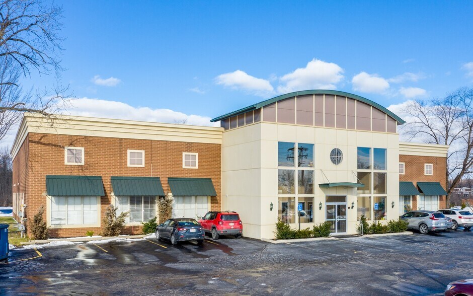More Photos Of 32875 Solon Rd, Solon Medical For Lease