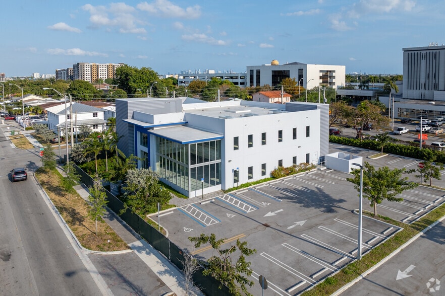 More Photos Of 662 E 27th St, Hialeah Medical For Sale