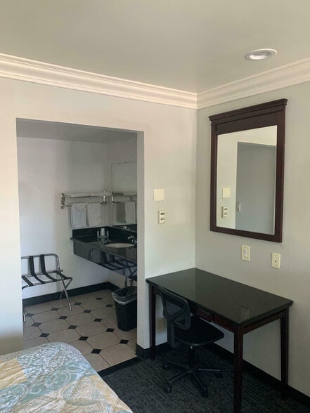More Photos Of 430 16th St, Sacramento Hotel For Sale
