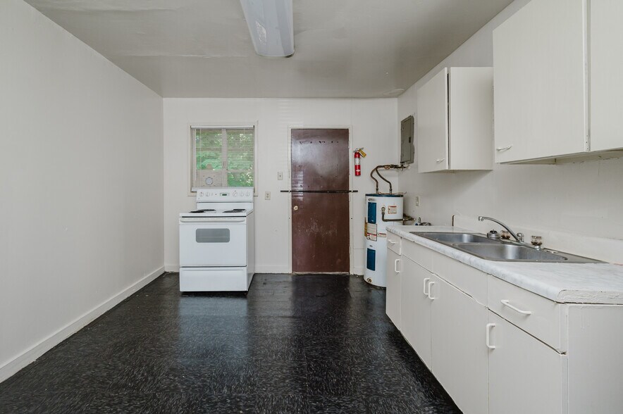 More Photos Of 2418 Eufaula Ct, Birmingham Apartments For Sale