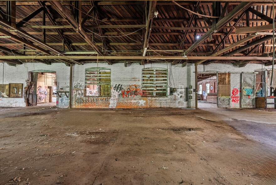 More Photos Of 322 Depot St, Amherst Warehouse For Sale