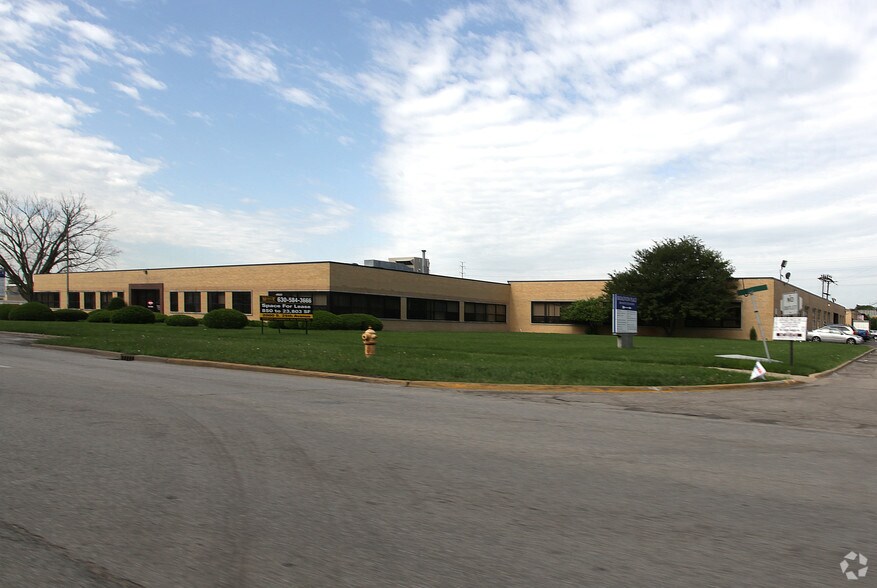 More Photos Of 2000 S 25th Ave, Broadview Manufacturing For Lease