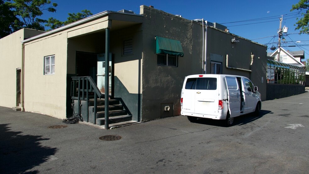 More Photos Of 293 Queen Anne Rd, Teaneck Restaurant For Sale