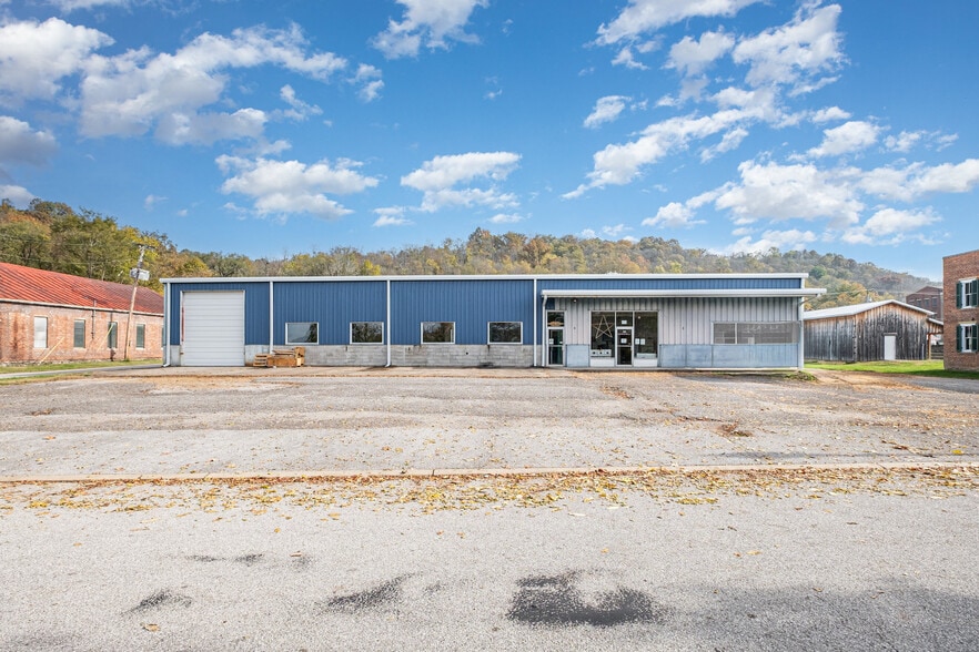 Primary Photo Of 330 N Front St, Ripley Flex For Sale