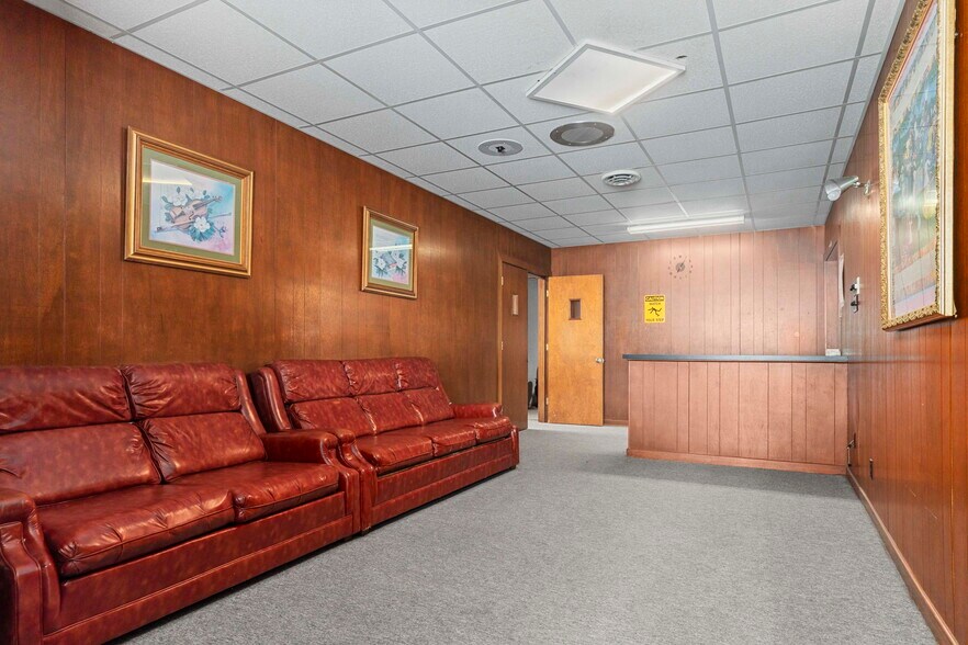 More Photos Of 403 W Sterling St, Baytown Specialty For Sale