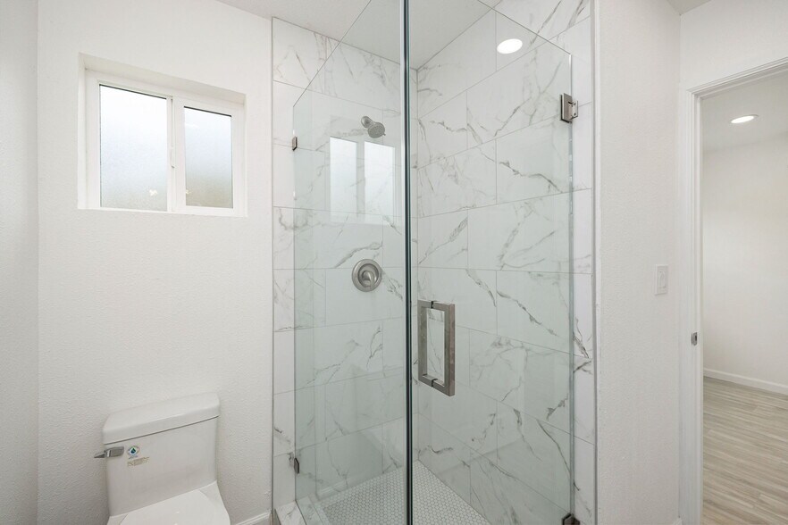 More Photos Of 618 S Van Ness Ave, Santa Ana Apartments For Sale