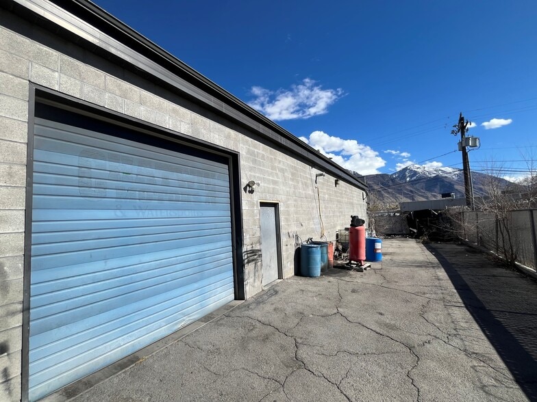 More Photos Of 1695 N State St, Provo Freestanding For Lease