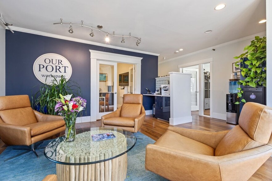 More Photos Of 4 Townsend Ave, Boothbay Harbor Freestanding For Sale