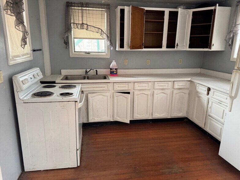 More Photos Of 1203 Poquonnock Rd, Groton Multifamily For Sale