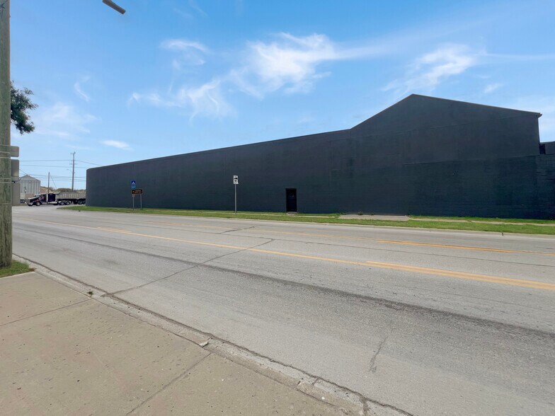 More Photos Of 812 N Beck St, Sebewaing Warehouse For Sale