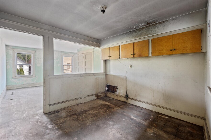 More Photos Of 5505 Lorain Ave, Cleveland Storefront Retail Residential For Sale