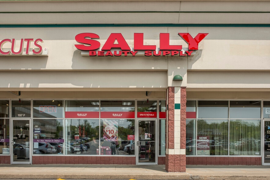 More Photos Of 191-199 Boston Post Rd W, Marlborough Unknown For Lease