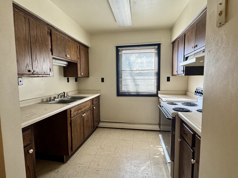 More Photos Of 1126 Wauwatosa Rd, Cedarburg Office Residential For Sale
