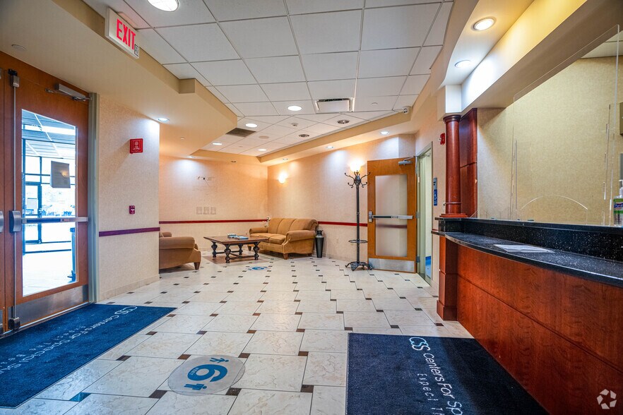 More Photos Of 556 Eagle Rock Ave, Roseland Medical For Lease