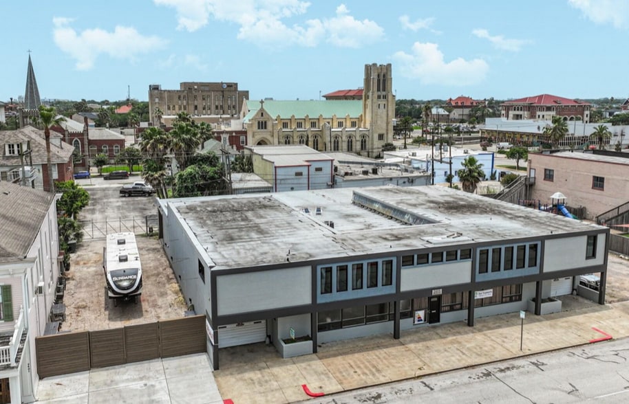 More Photos Of 2415 Church St, Galveston Light Distribution For Lease