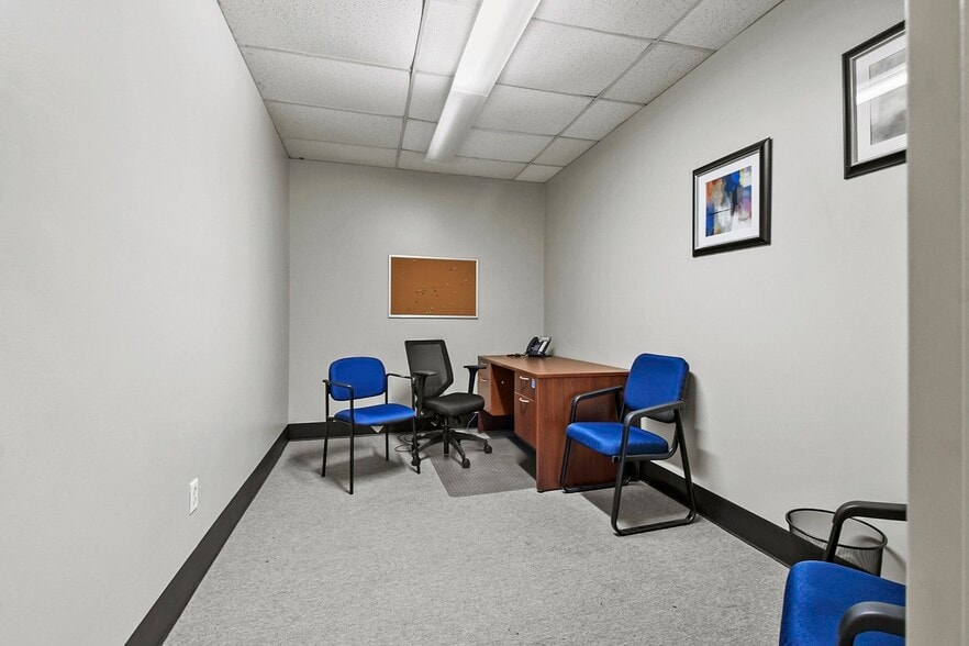 More Photos Of 5 Dover St, New Bedford Office For Lease