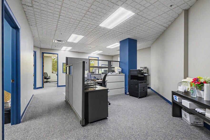 More Photos Of 835 Mason St, Dearborn Office For Lease