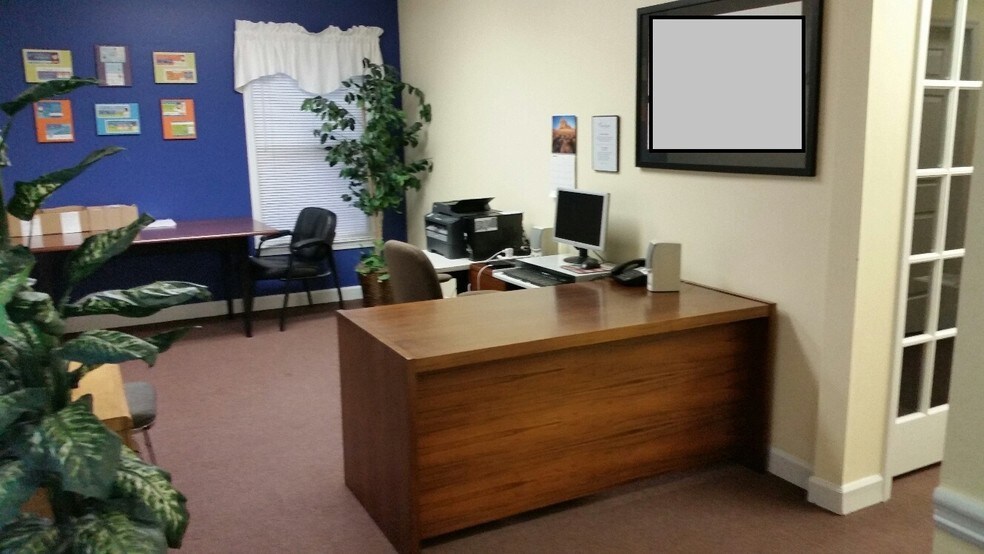 More Photos Of 2440 Sandy Plains Rd, Marietta Office For Sale