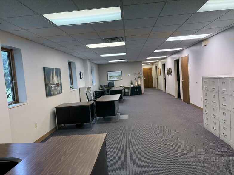 More Photos Of 1600 Commerce Rd, Holland Light Manufacturing For Sale