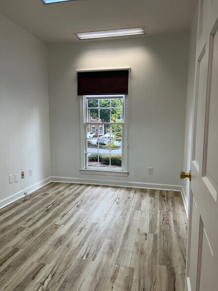 More Photos Of 50 Lenox Pointe NE, Atlanta Medical For Lease