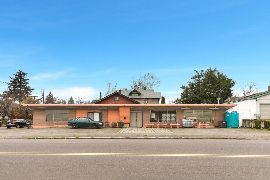 Primary Photo Of 3210-3236 SE 50th Ave, Portland Storefront Retail Office For Lease