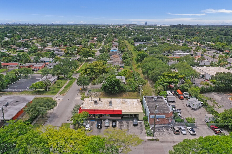 More Photos Of 3870-3890 SW 2nd Ct, Fort Lauderdale Freestanding For Sale