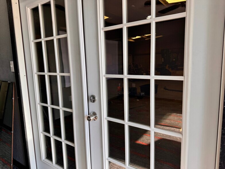 More Photos Of 603 Lake Murray Dr E, Ardmore Flex For Sale