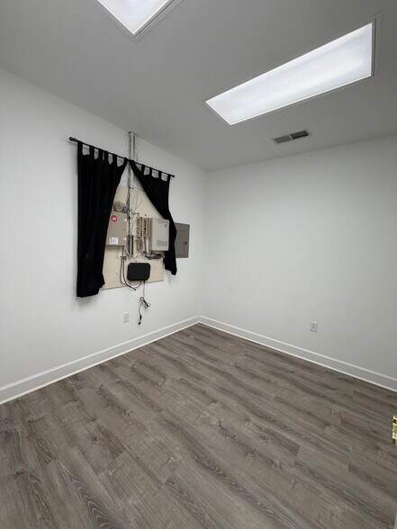 More Photos Of 1005 Weatherstone Pky, Woodstock Office For Lease