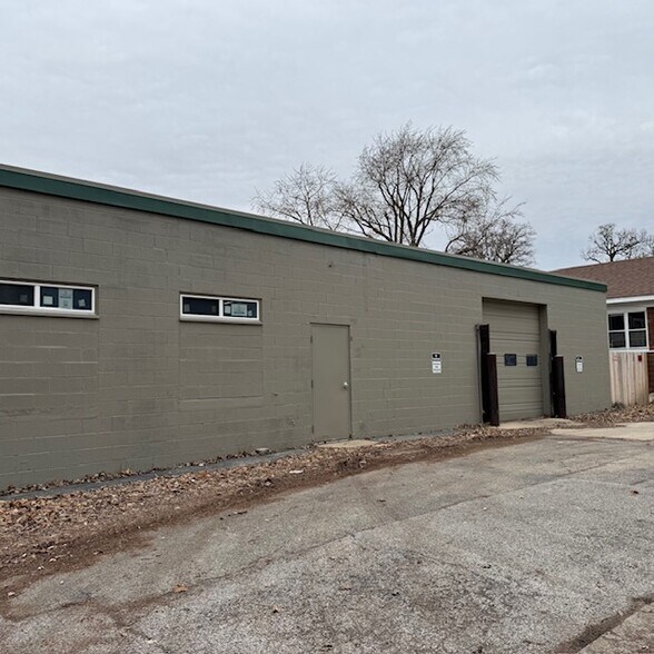 More Photos Of 726 S Broadway, Aurora Warehouse For Sale