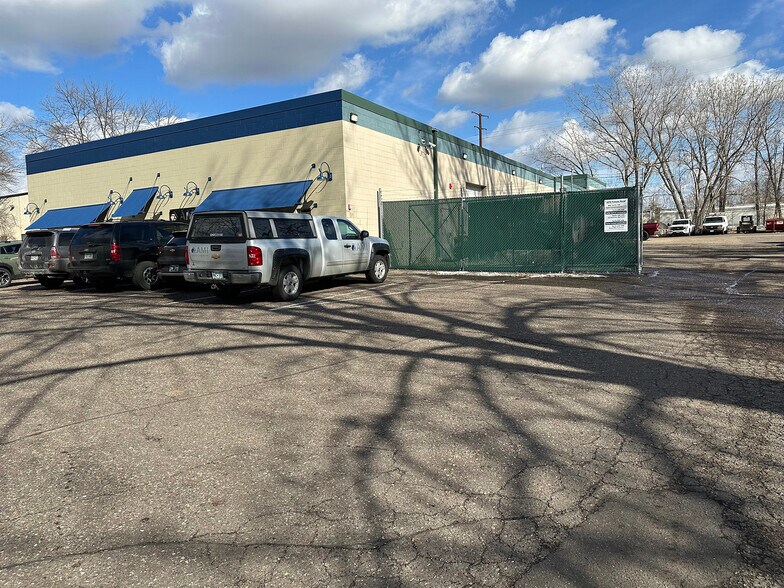 More Photos Of 3276 Fanum Rd, Vadnais Heights Service For Lease