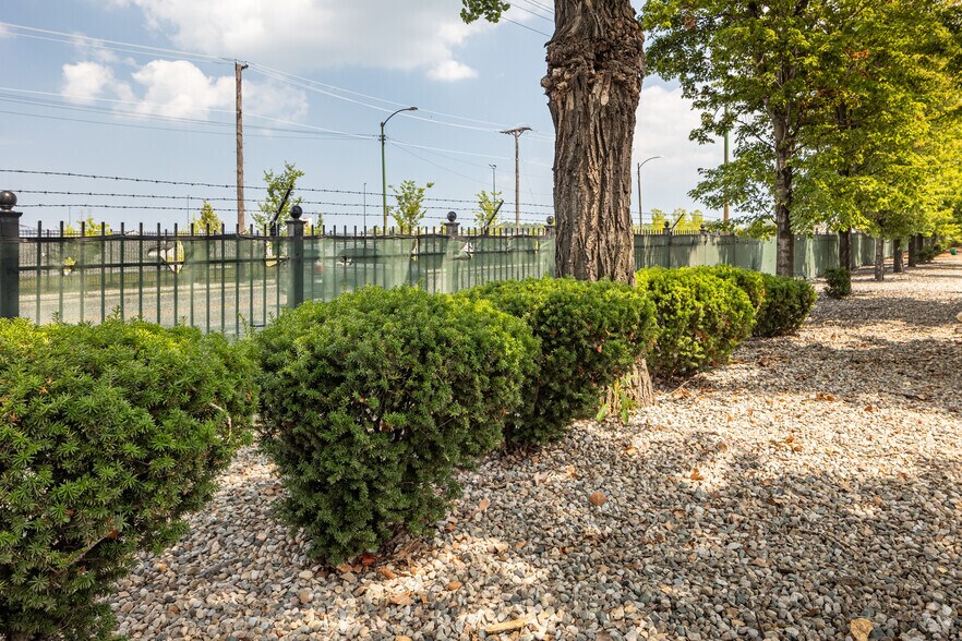 More Photos Of , Chicago Unknown For Sale