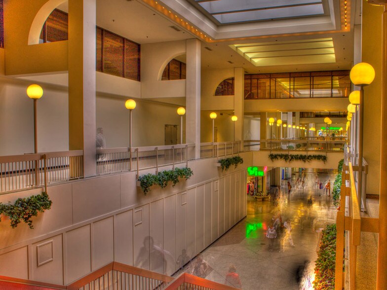 More Photos Of 390 Main St, Buffalo General Retail For Lease