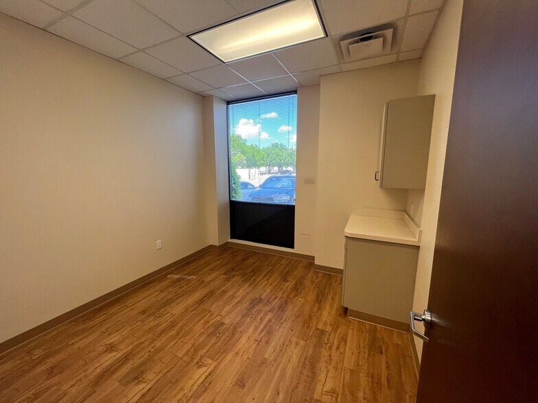 More Photos Of 3060 Communications Pky, Plano Medical For Lease