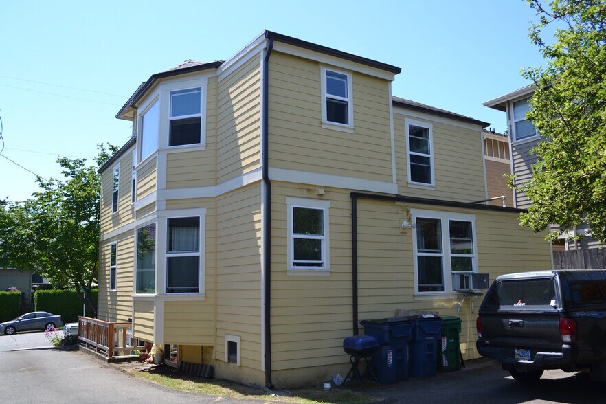 More Photos Of 1010 N 45th St, Seattle Apartments For Sale
