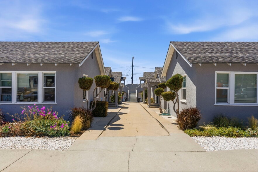 More Photos Of 1047 W 7th St, San Pedro Multifamily For Sale