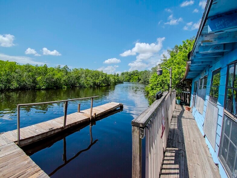 More Photos Of 1761 Beckett Way & US Highway 19, Tarpon Springs Bar For Sale