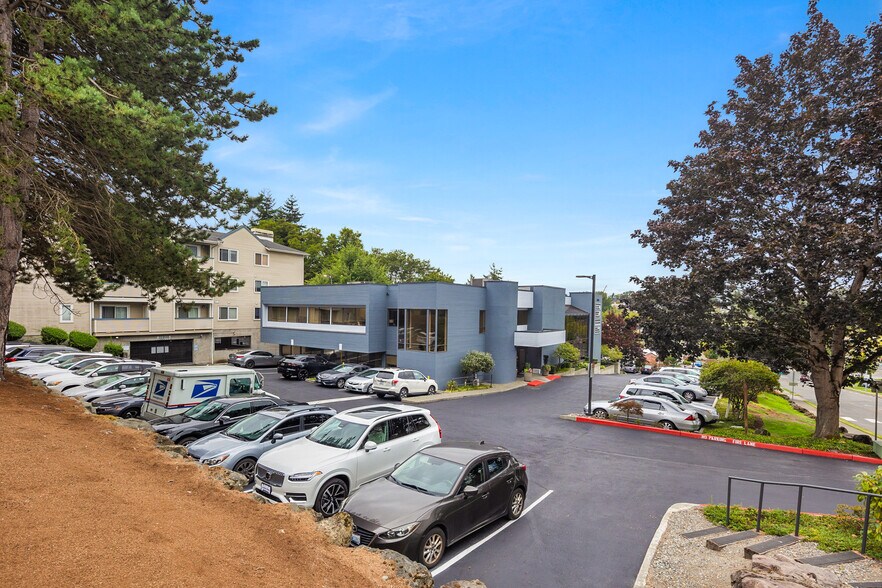 More Photos Of 12917 SE 38th St, Bellevue Medical For Lease