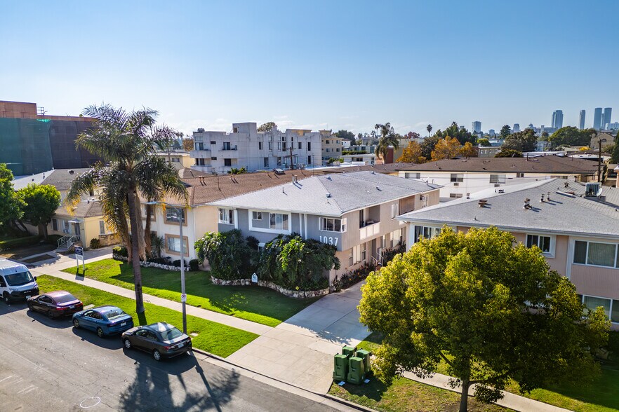 More Photos Of 1037 S Holt Ave, Los Angeles Apartments For Sale