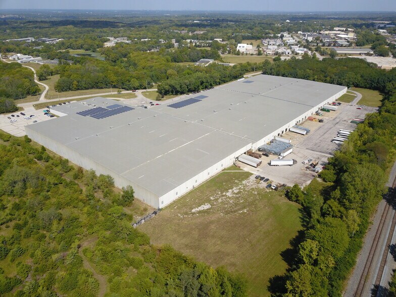 More Photos Of 13201 Arrington Rd, Grandview Manufacturing For Lease