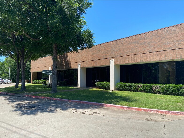 More Photos Of 7920 Elmbrook Dr, Dallas Medical For Lease