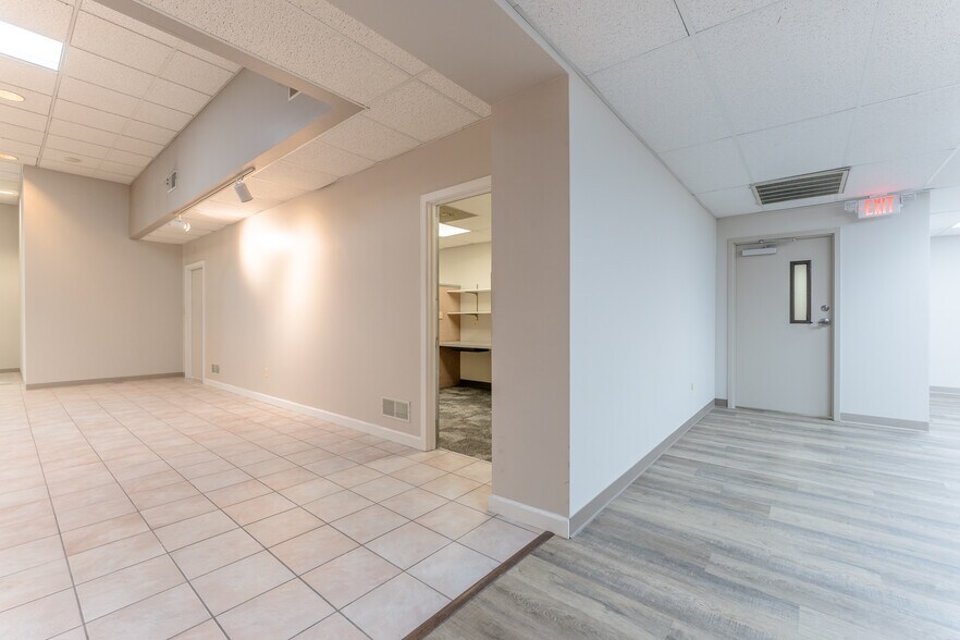 More Photos Of 1715 Stefko Blvd, Bethlehem Flex For Sale