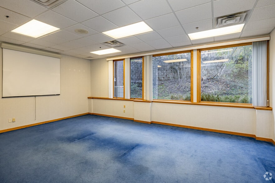 More Photos Of 822 Centennial Way, Lansing Office For Sale