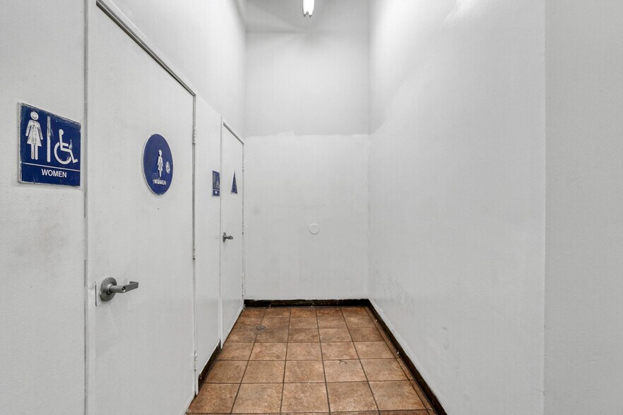 More Photos Of 4709-4711 E Whittier Blvd, Los Angeles Storefront Retail Office For Sale