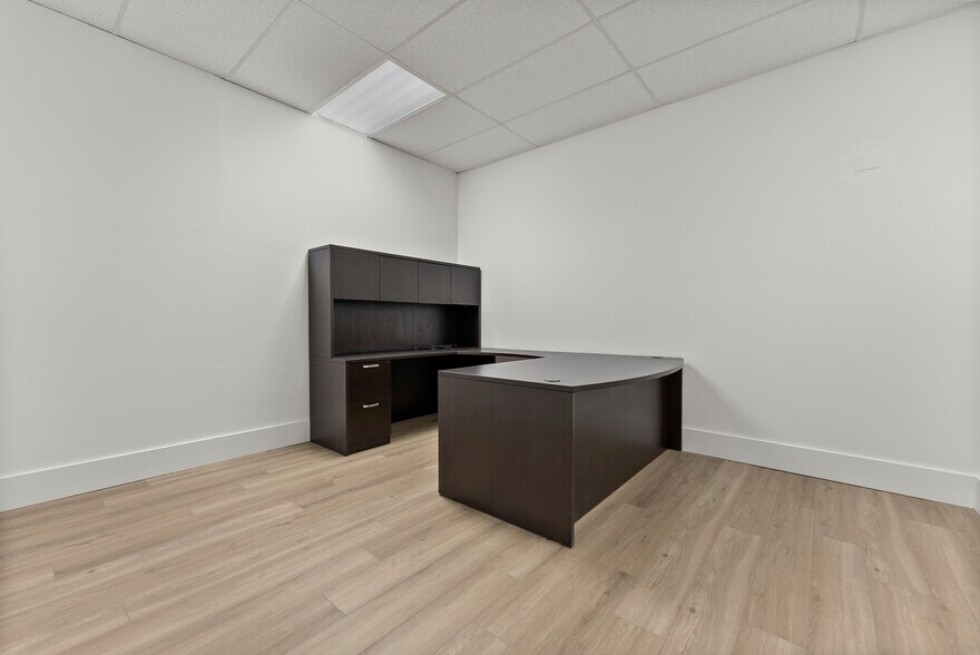 More Photos Of 2000 N Federal Hwy, Delray Beach General Retail For Lease