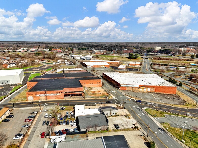 More Photos Of 916 Patterson Ave, Winston-Salem Warehouse For Sale