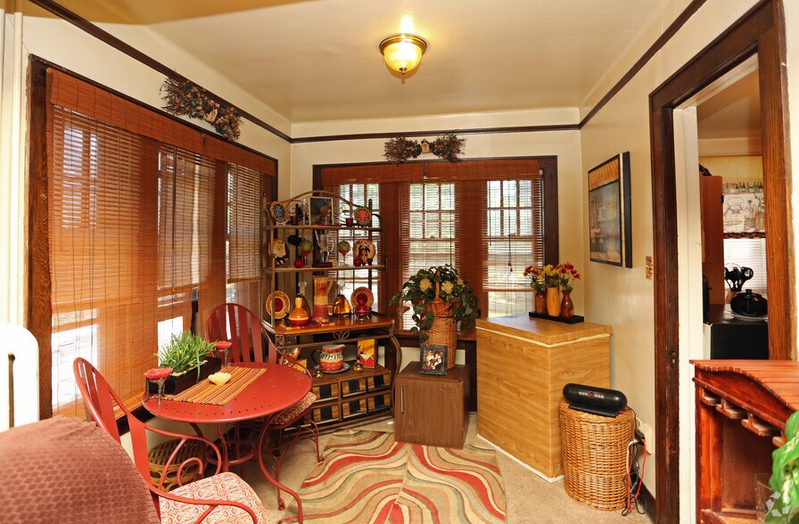 More Photos Of 846 N 15th St, Milwaukee Apartments For Sale