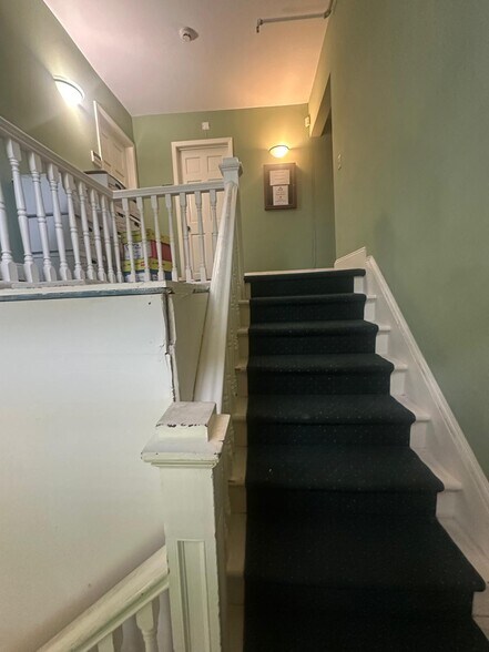 More Photos Of 186 W Main St, Smithtown Medical For Lease