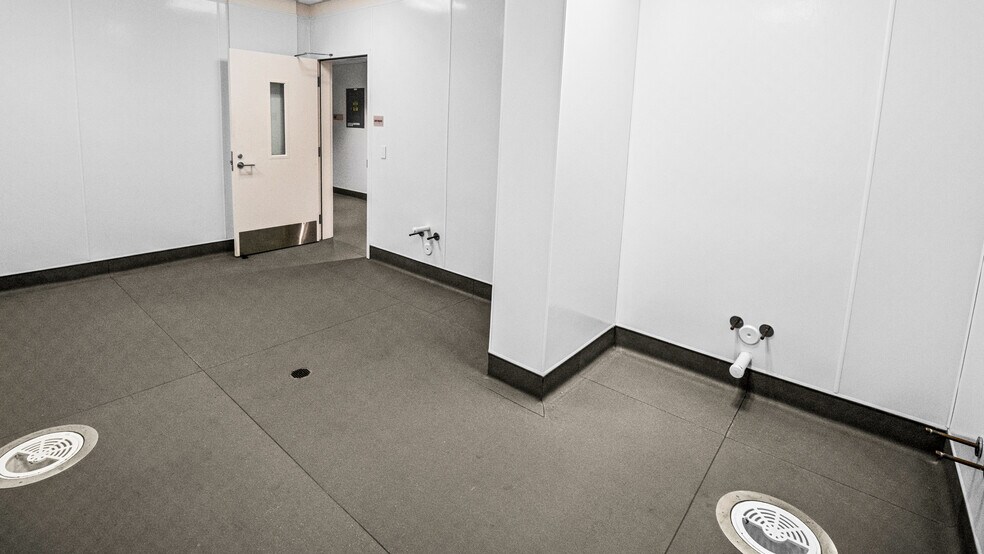 More Photos Of 456 Elm Ave, Long Beach Restaurant For Lease