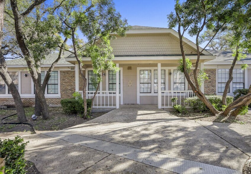 More Photos Of 13431 Blanco Rd, San Antonio Medical For Lease